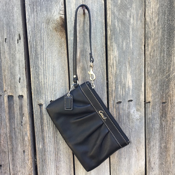 Coach Vintage Y2K Wristlet Leather Black - Picture 5 of 16